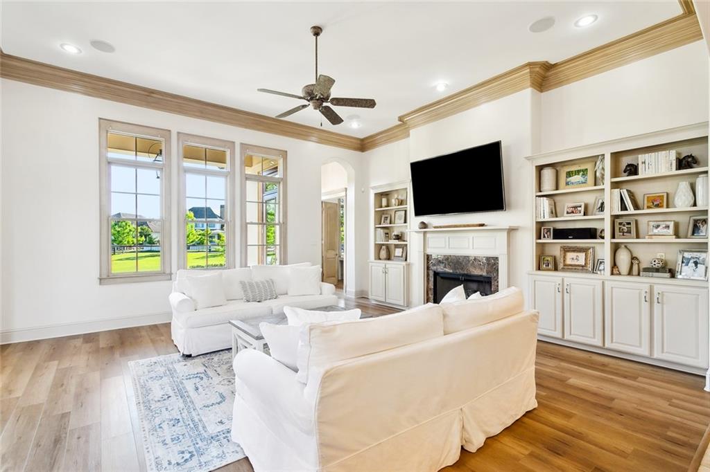 736 COTTAGE Lane