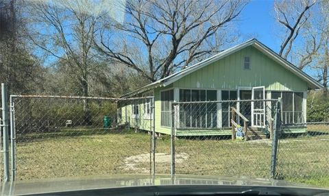 19343 PLANK Road Zachary LA 70791