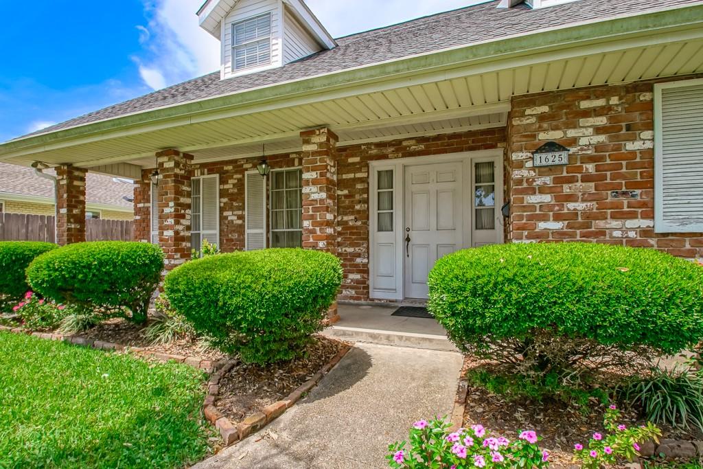 1625 LIVE OAK Street