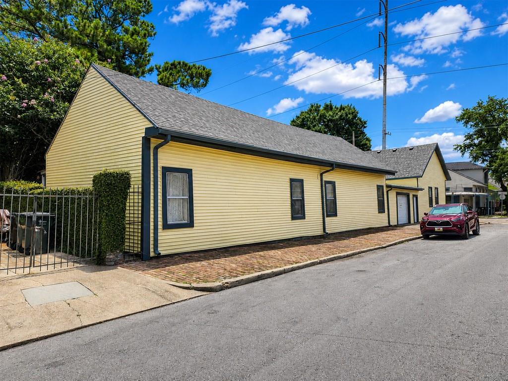 3031 ANNUNCIATION Street
