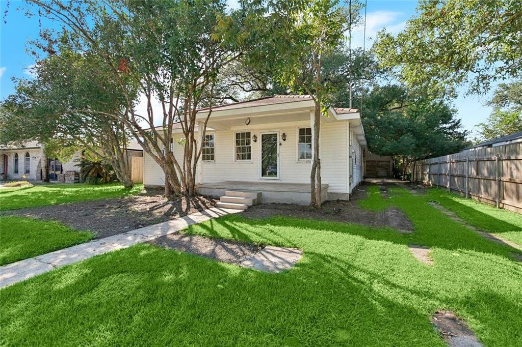 157 DESTREHAN Drive