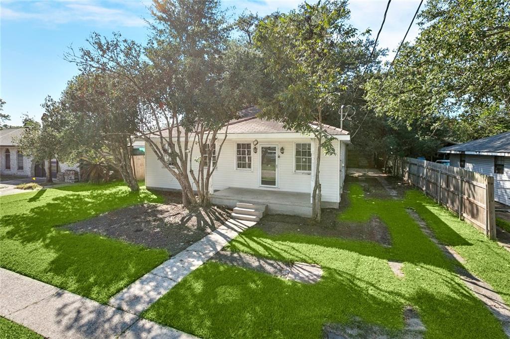157 DESTREHAN Drive