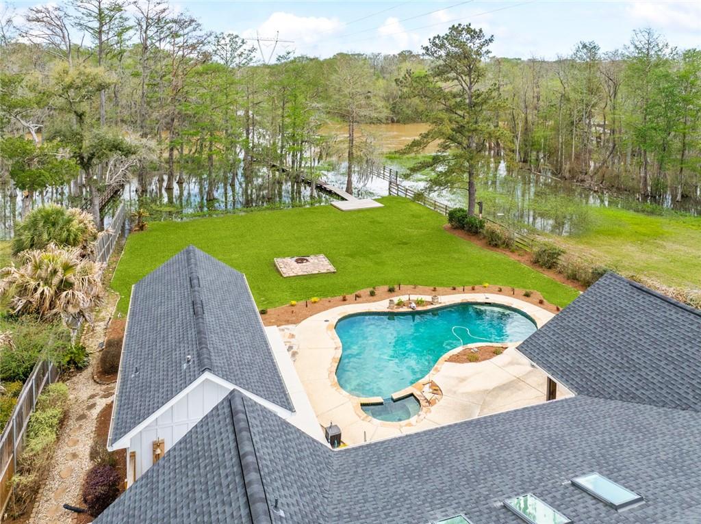 132 WHITE STORK Drive