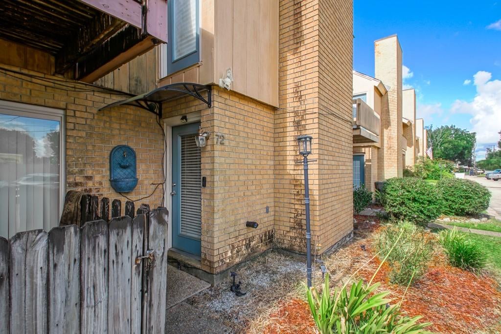 72 ORMOND Place