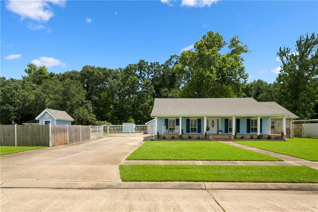 9 SOUTH LAKE Court