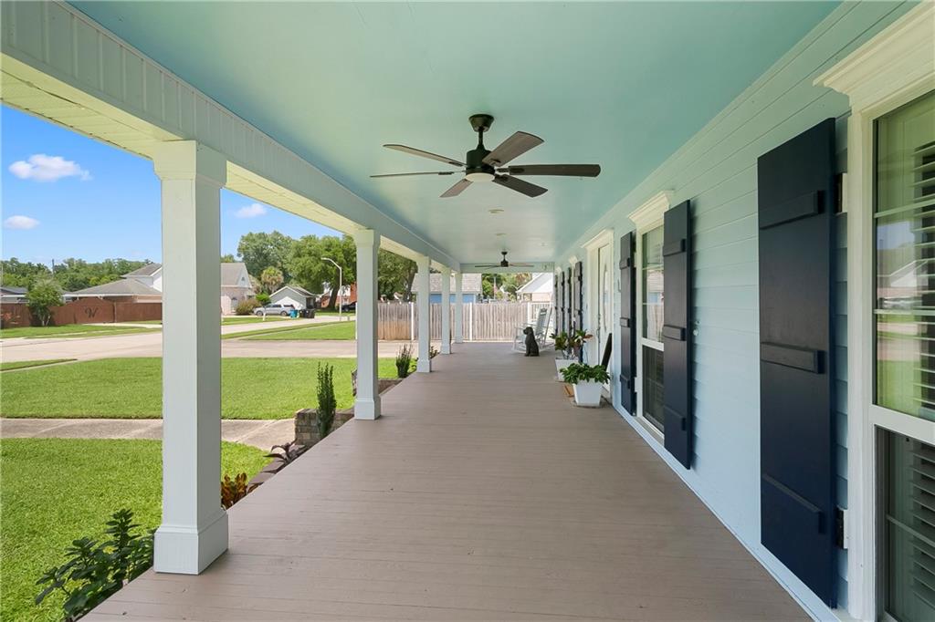 9 SOUTH LAKE Court