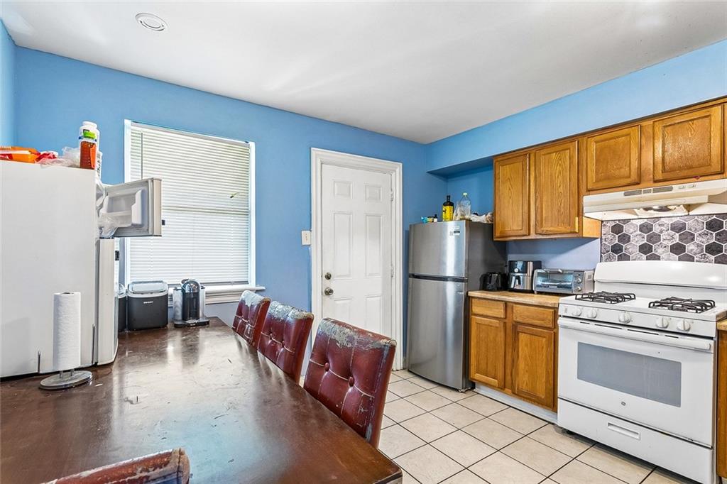 8600 PATRICIA / 3565 KINGS Drive