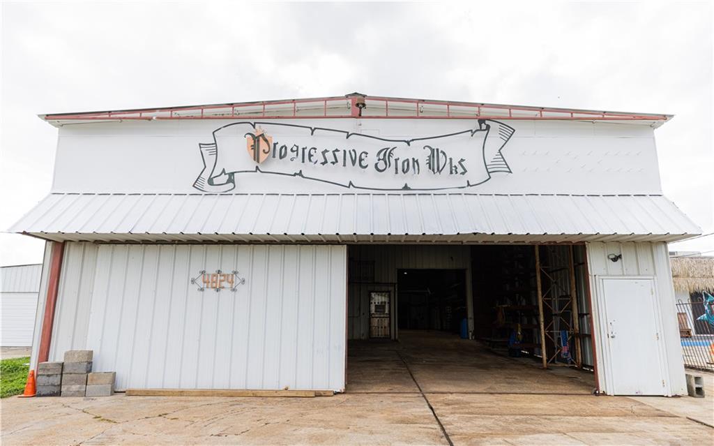 4824 PONTCHARTRAIN Drive