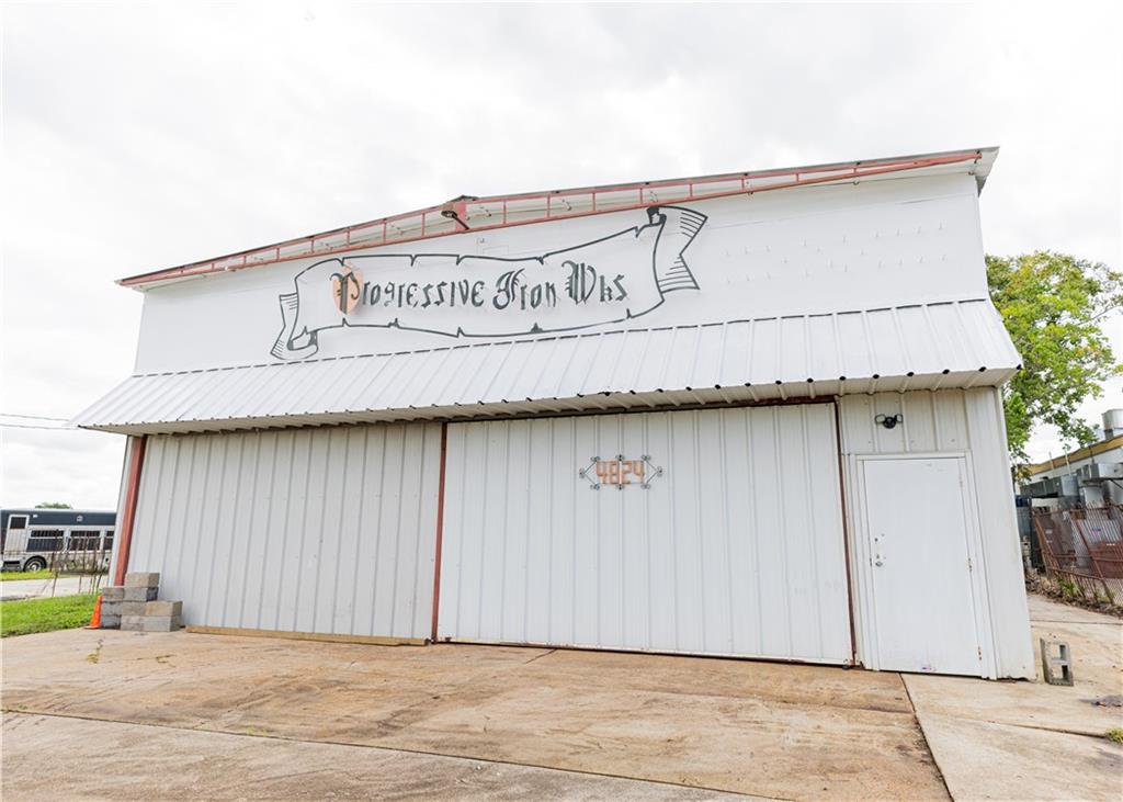 4824 PONTCHARTRAIN Drive