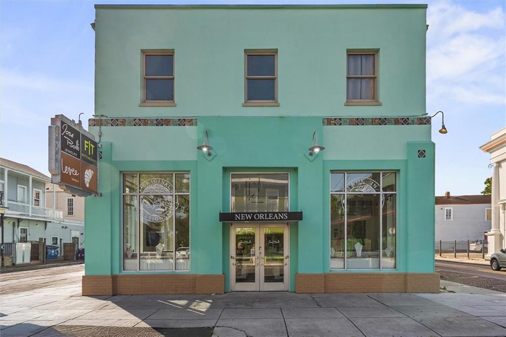 3138 MAGAZINE Street