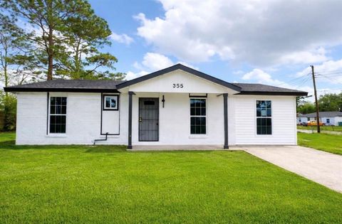 355 AZALEA Drive Westwego LA 70094