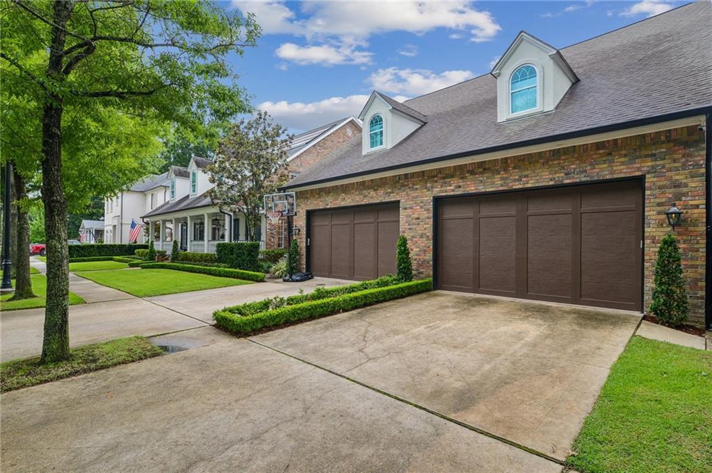 236 GLENWOOD Drive
