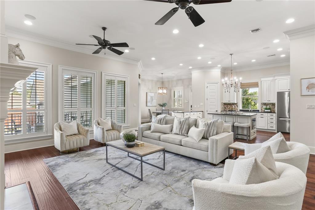 New Orleans, Louisiana 70124, United States, 5 Bedrooms Bedrooms, ,4 BathroomsBathrooms,Residential,Pending,71130