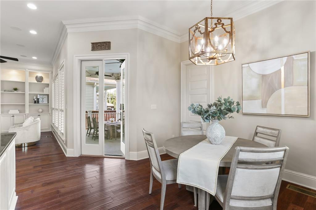 New Orleans, Louisiana 70124, United States, 5 Bedrooms Bedrooms, ,4 BathroomsBathrooms,Residential,Pending,71130