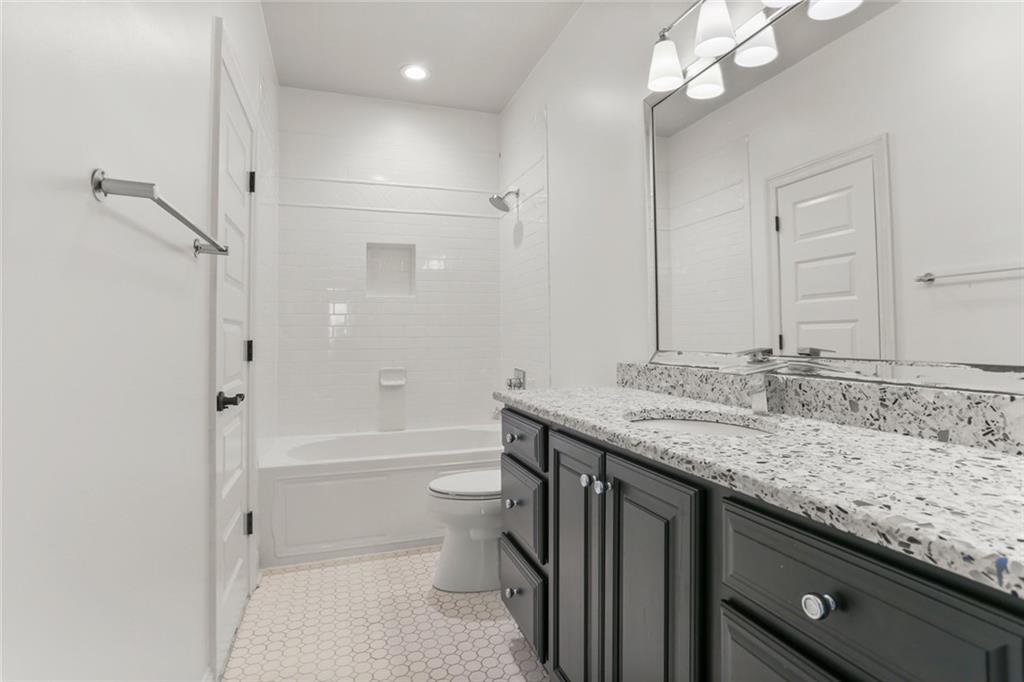 New Orleans, Louisiana 70124, United States, 5 Bedrooms Bedrooms, ,4 BathroomsBathrooms,Residential,Pending,71130
