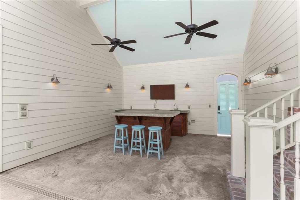 New Orleans, Louisiana 70124, United States, 5 Bedrooms Bedrooms, ,4 BathroomsBathrooms,Residential,Pending,71130