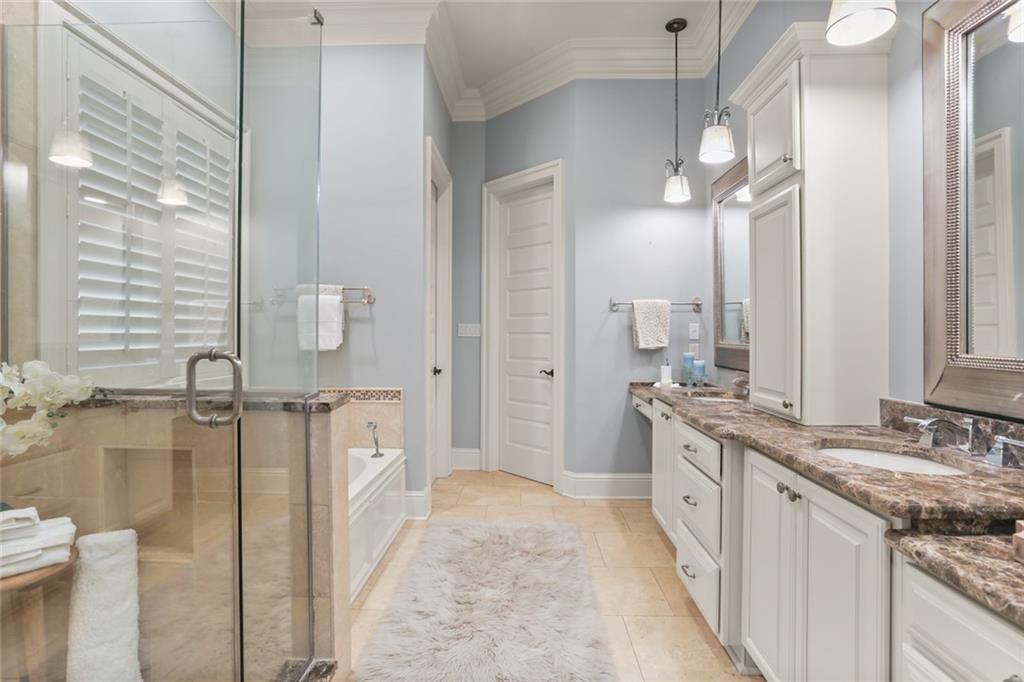 New Orleans, Louisiana 70124, United States, 5 Bedrooms Bedrooms, ,4 BathroomsBathrooms,Residential,Pending,71130