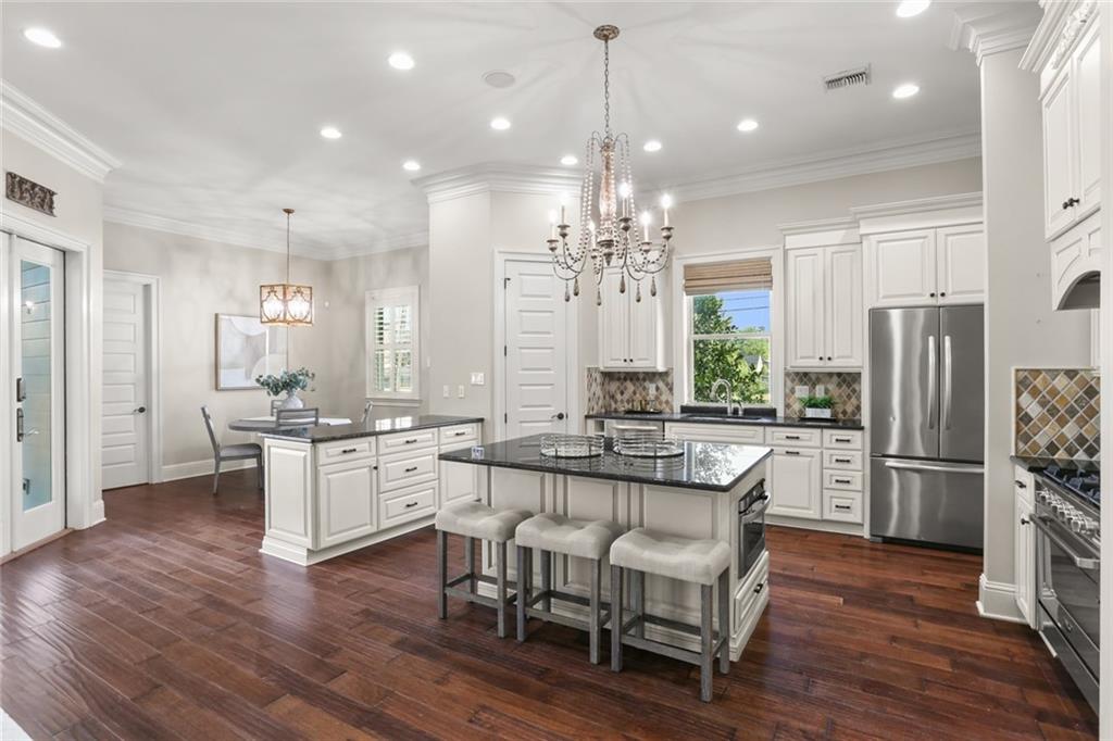 New Orleans, Louisiana 70124, United States, 5 Bedrooms Bedrooms, ,4 BathroomsBathrooms,Residential,Pending,71130