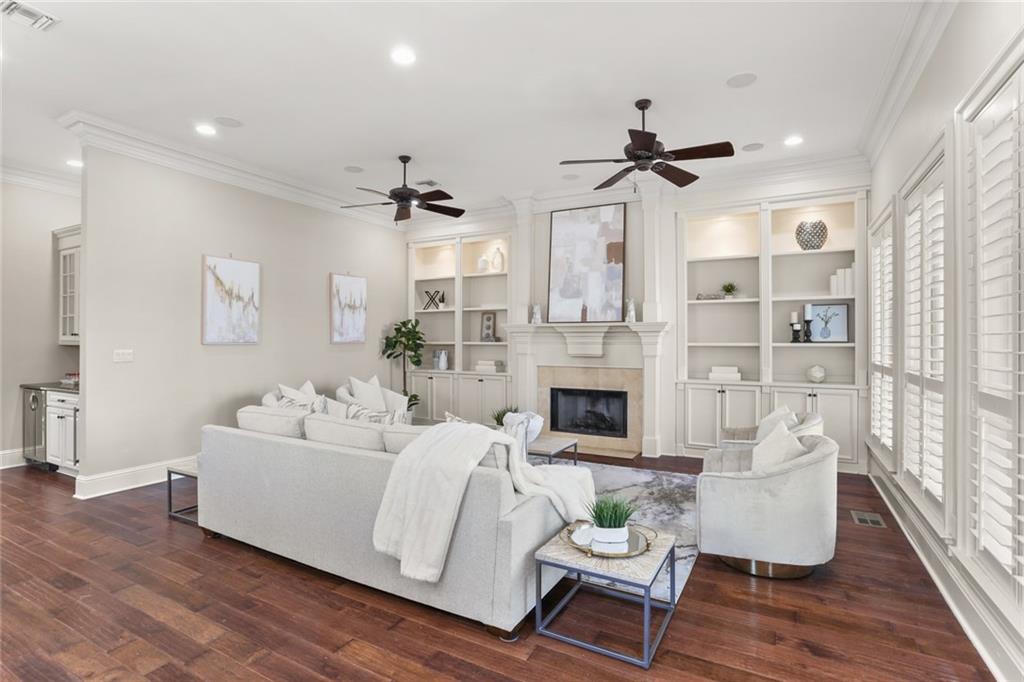 New Orleans, Louisiana 70124, United States, 5 Bedrooms Bedrooms, ,4 BathroomsBathrooms,Residential,Pending,71130