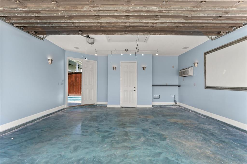 New Orleans, Louisiana 70124, United States, 5 Bedrooms Bedrooms, ,4 BathroomsBathrooms,Residential,Pending,71130
