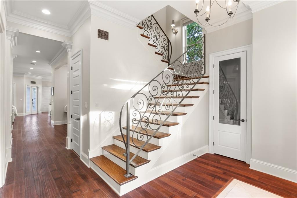 New Orleans, Louisiana 70124, United States, 5 Bedrooms Bedrooms, ,4 BathroomsBathrooms,Residential,Pending,71130