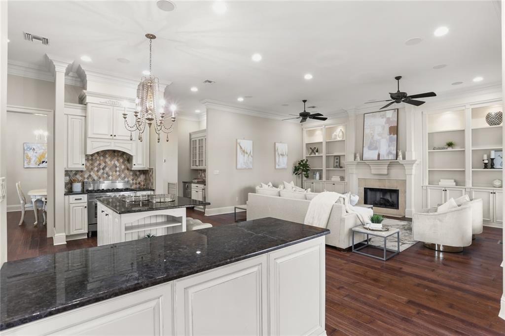 New Orleans, Louisiana 70124, United States, 5 Bedrooms Bedrooms, ,4 BathroomsBathrooms,Residential,Pending,71130