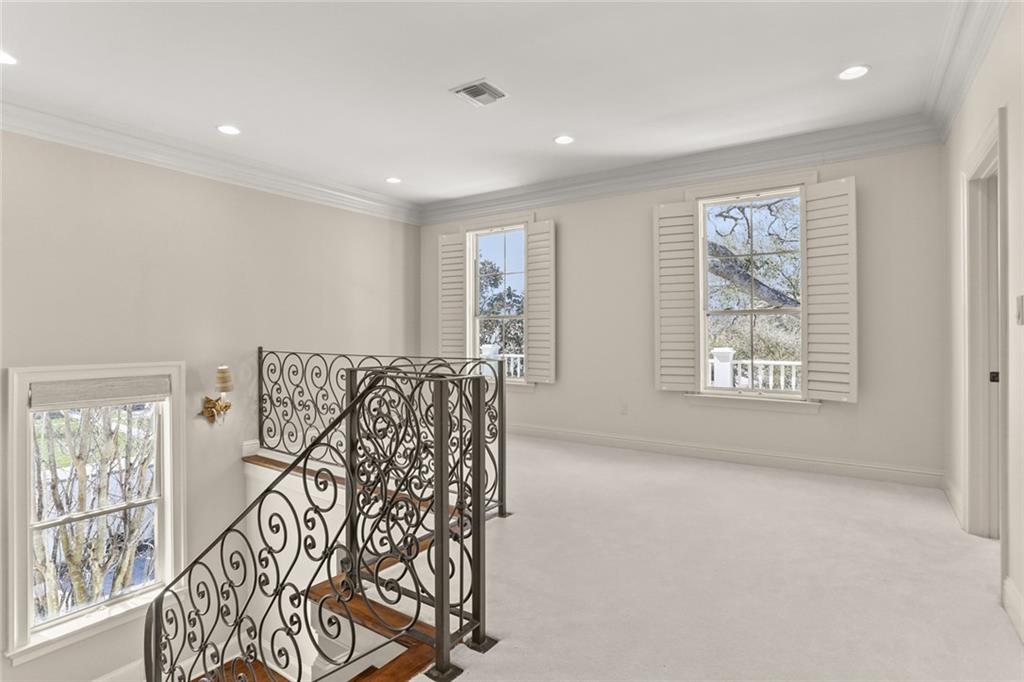 New Orleans, Louisiana 70124, United States, 5 Bedrooms Bedrooms, ,4 BathroomsBathrooms,Residential,Pending,71130