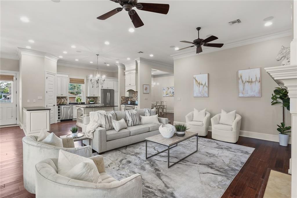 New Orleans, Louisiana 70124, United States, 5 Bedrooms Bedrooms, ,4 BathroomsBathrooms,Residential,Pending,71130