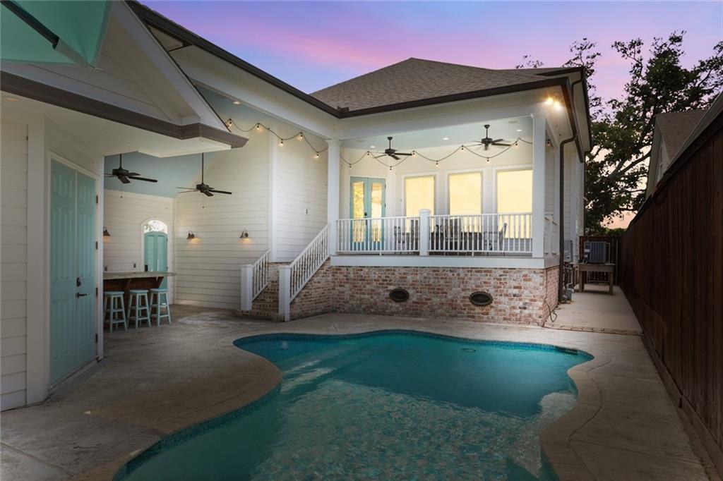 New Orleans, Louisiana 70124, United States, 5 Bedrooms Bedrooms, ,4 BathroomsBathrooms,Residential,Pending,71130