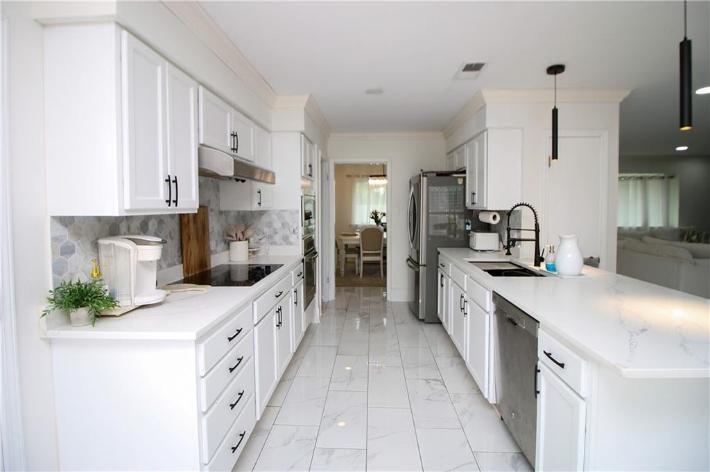 502 BURGANDER Drive