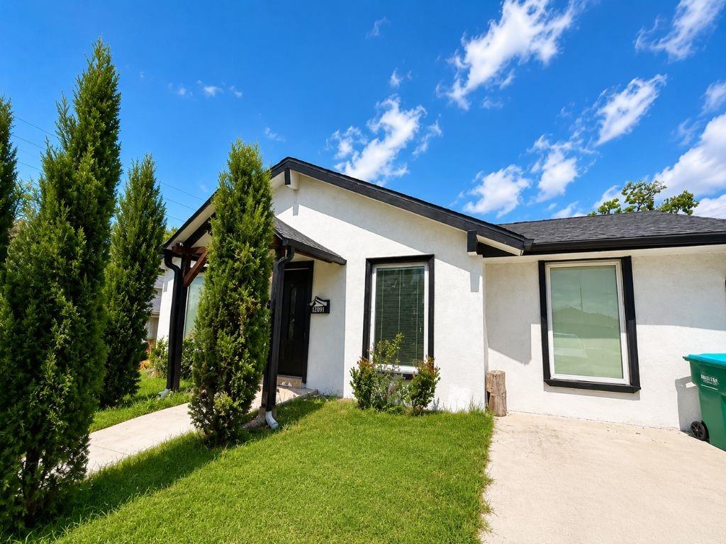 3505 W LOYOLA Drive