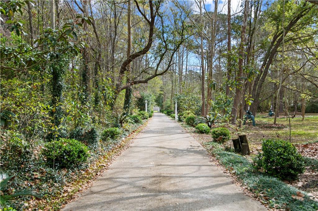 1 EDDINS Lane