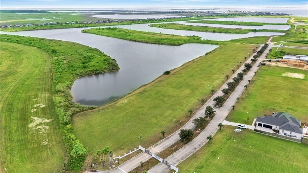 lot 306 EAST END Boulevard