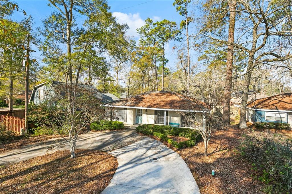 216 GOLDENWOOD Street