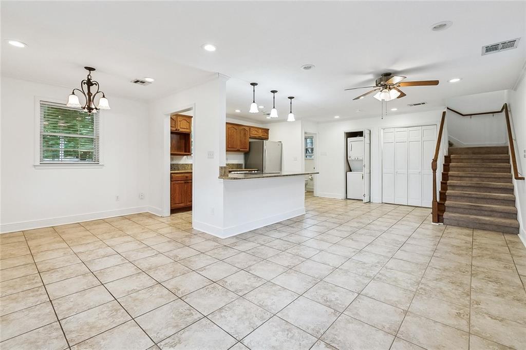 439 W HARRISON Avenue