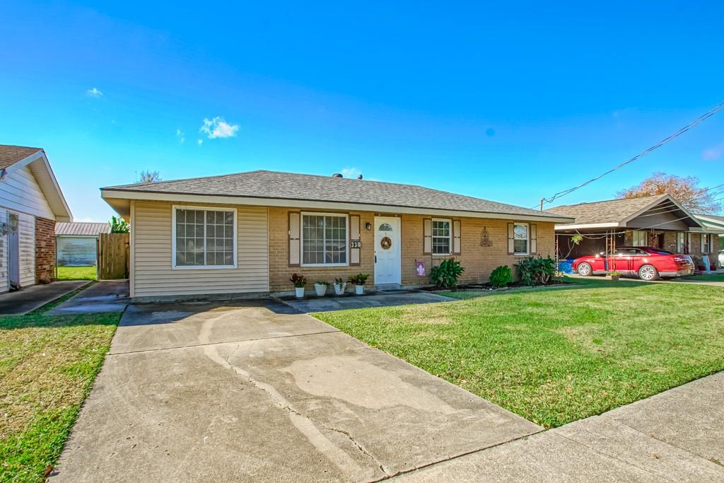 330 COURVILLE Drive