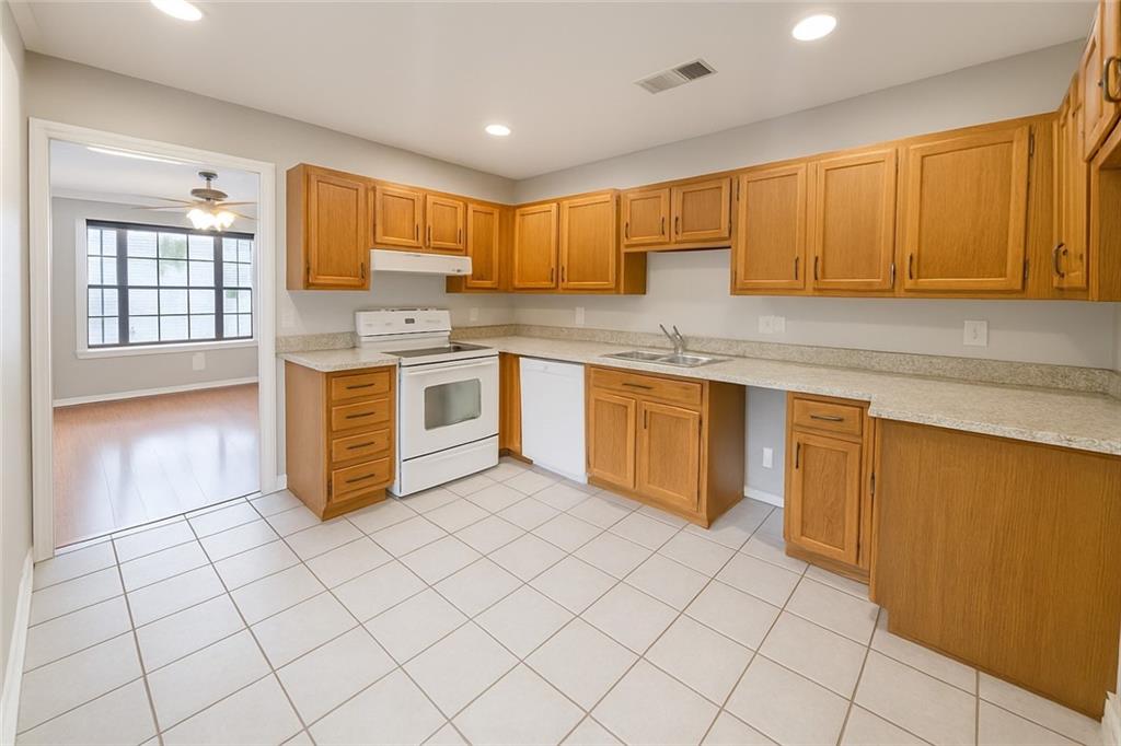 302 ORMOND MEADOWS Drive A