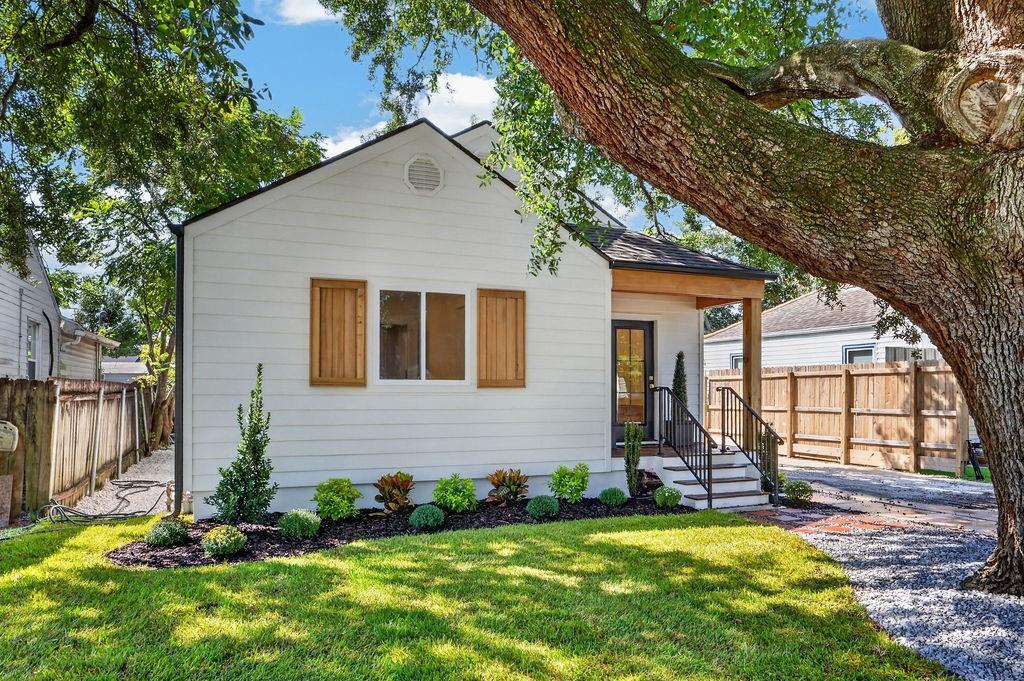 47 DAVIS Boulevard