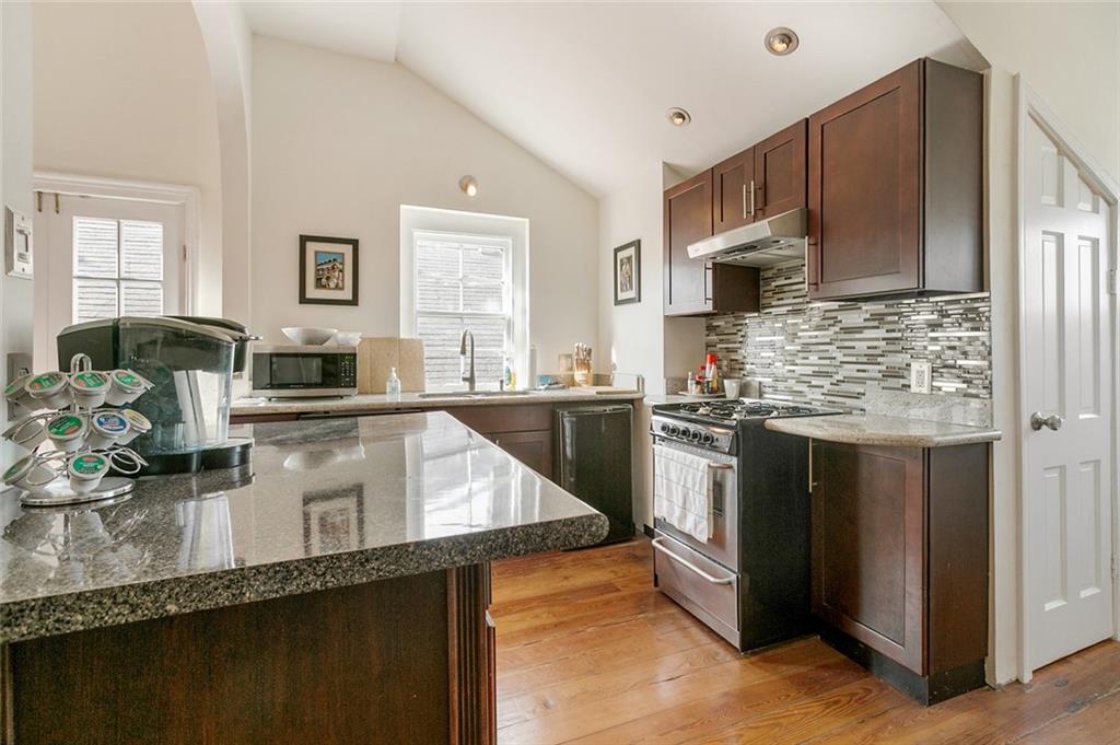 926 BOURBON Street 4