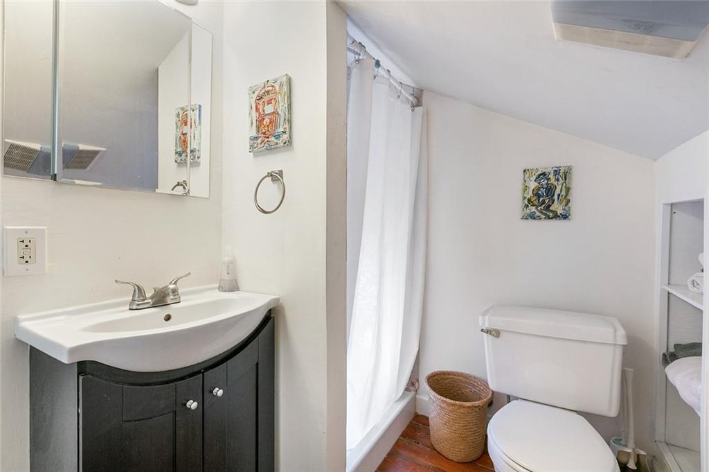 926 BOURBON Street 4