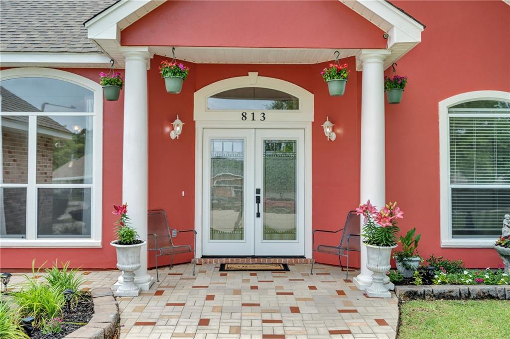813 KIOWA Court