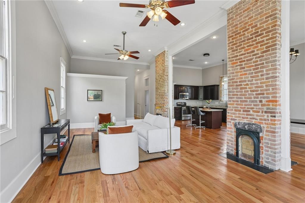 4810 DAUPHINE Street