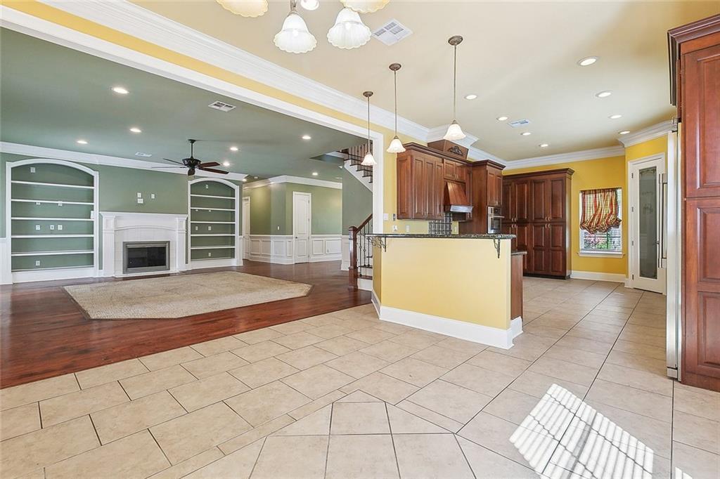 161 AVENUE OF OAKS