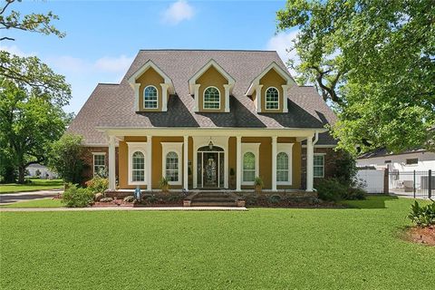 161 AVENUE OF OAKS Destrehan LA 70047