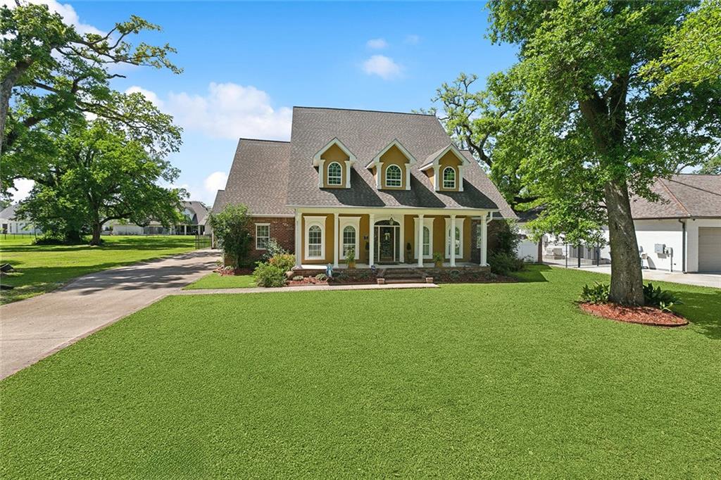 161 AVENUE OF OAKS