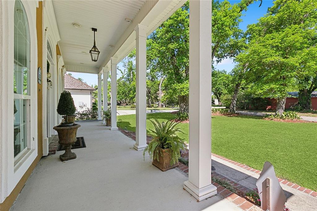 161 AVENUE OF OAKS