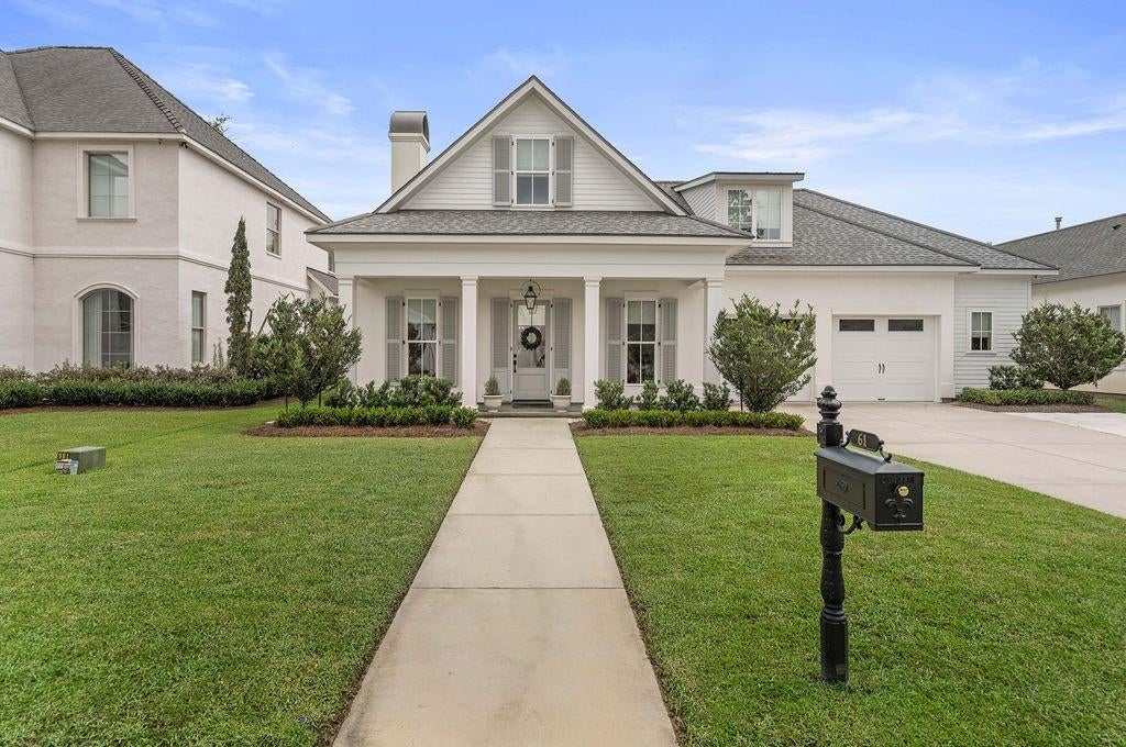 61 HUMMINGBIRD Road