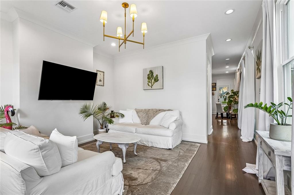 2416 18 SONIAT Street