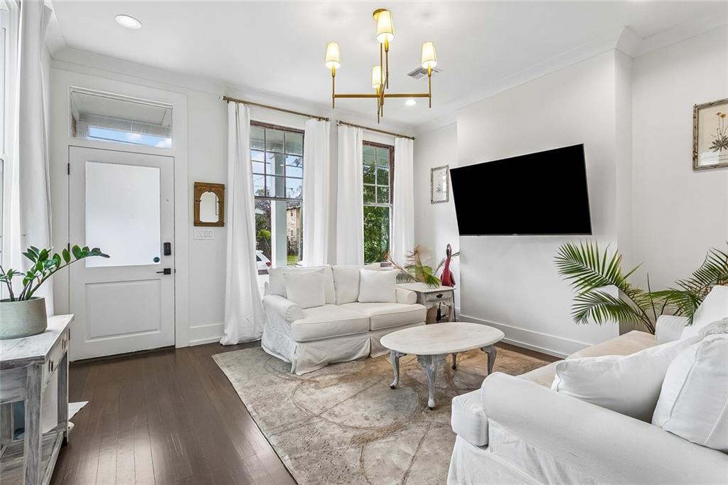 2416 18 SONIAT Street