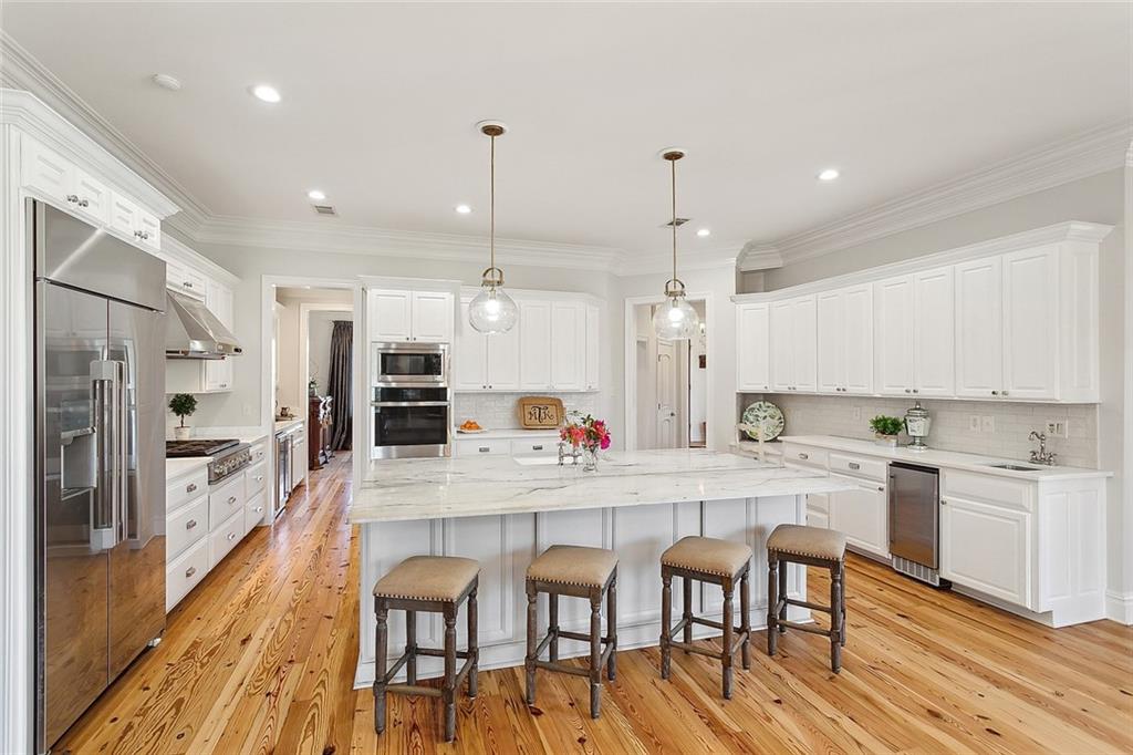 Mandeville, Louisiana 70471, United States, 6 Bedrooms Bedrooms, ,5 BathroomsBathrooms,Residential,Active,97618